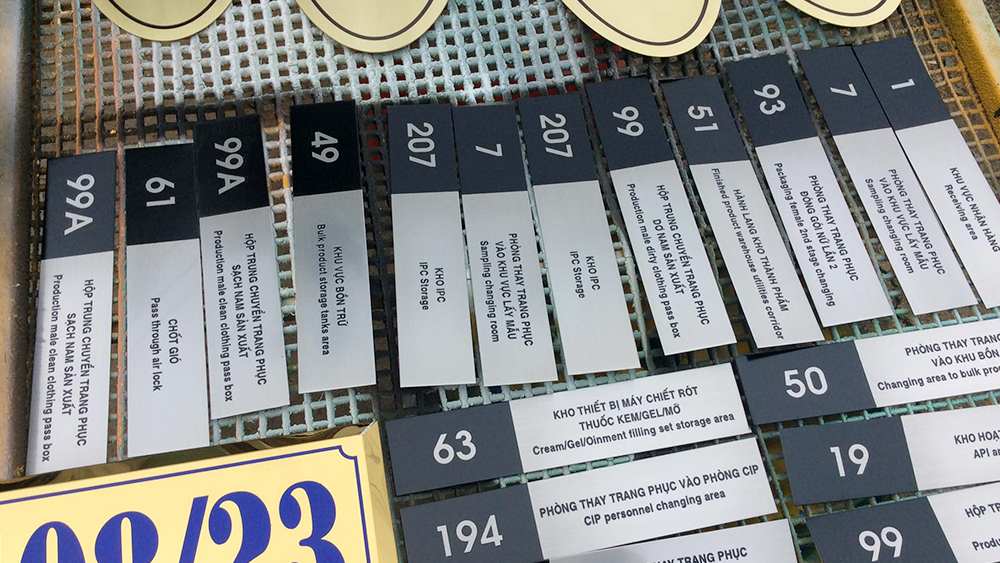 Bảng tên, số phòng mẫu 005